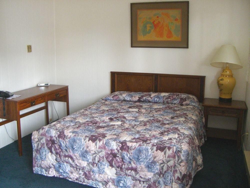 פורט אלברני A-1 Alberni Inn מראה חיצוני תמונה