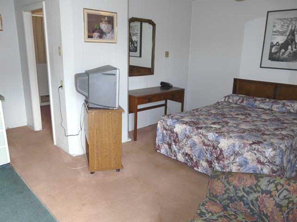 פורט אלברני A-1 Alberni Inn מראה חיצוני תמונה