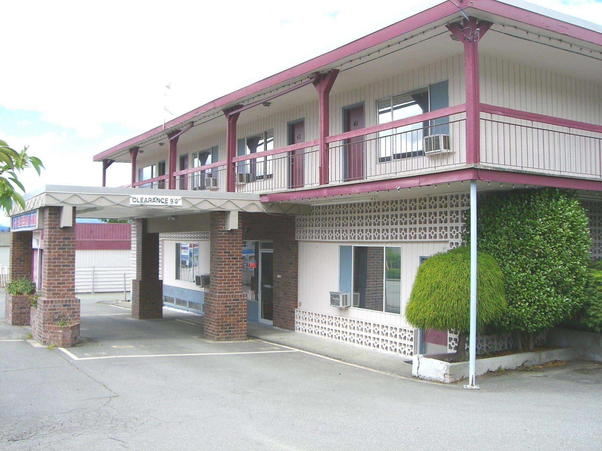 פורט אלברני A-1 Alberni Inn מראה חיצוני תמונה