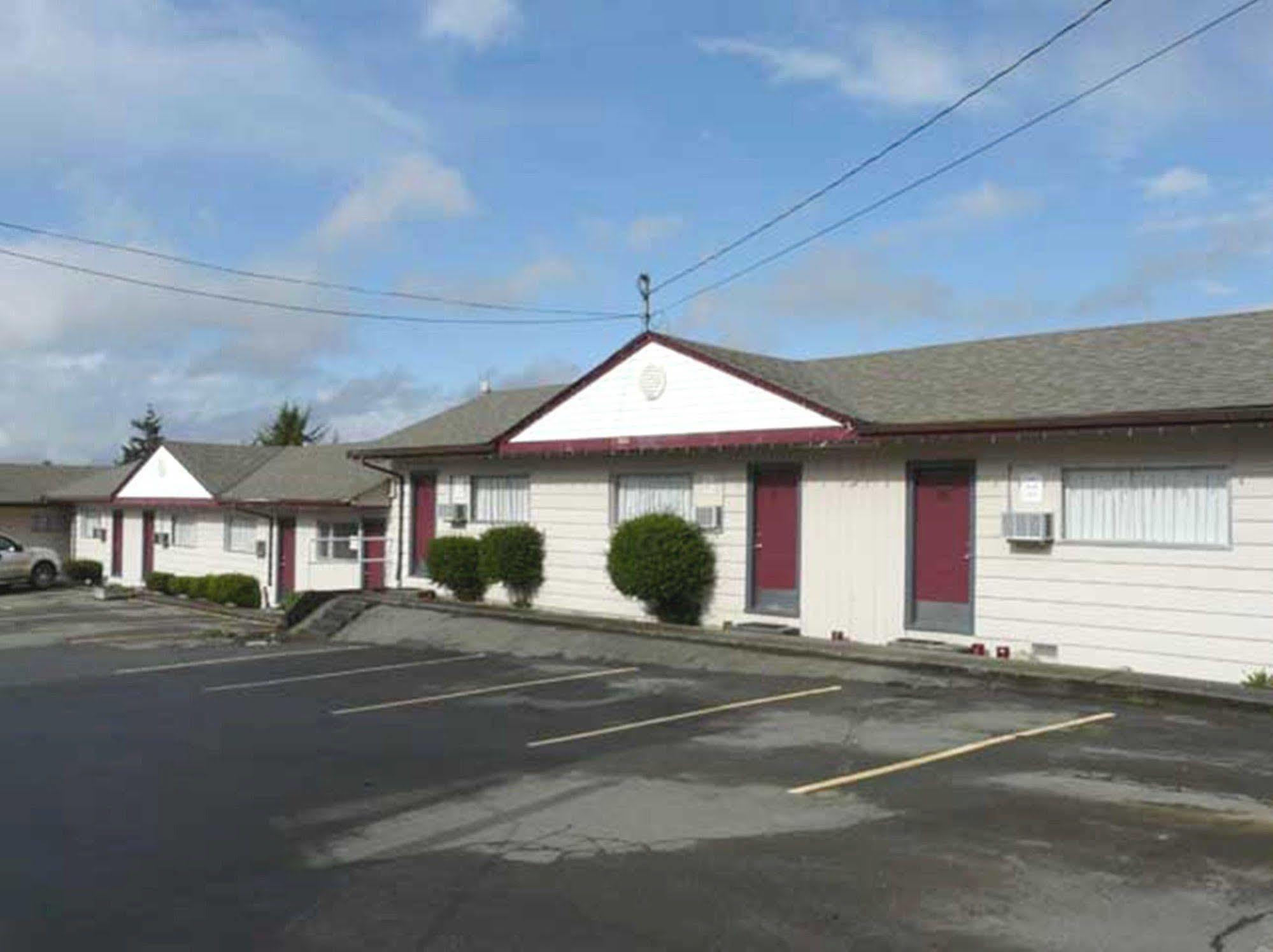 פורט אלברני A-1 Alberni Inn מראה חיצוני תמונה