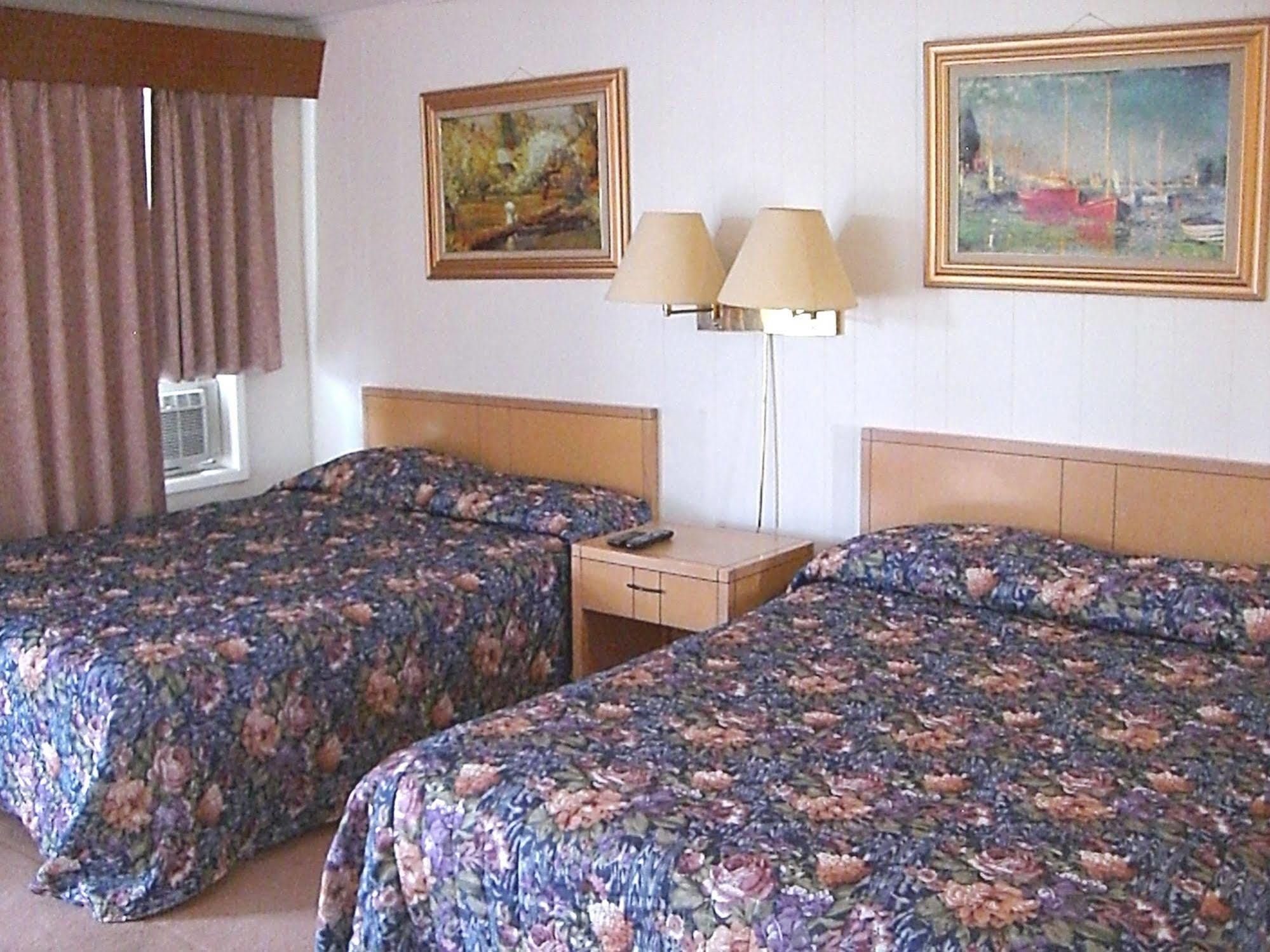 פורט אלברני A-1 Alberni Inn מראה חיצוני תמונה