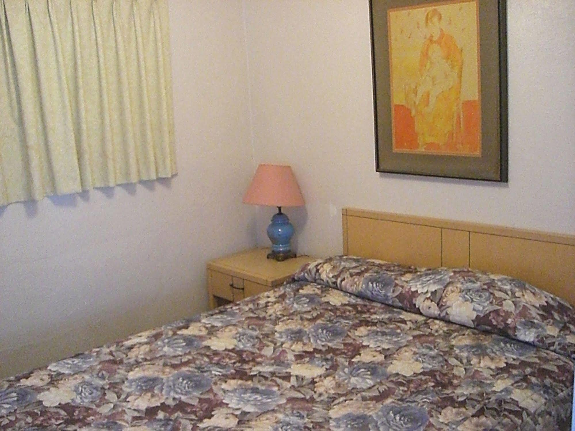 פורט אלברני A-1 Alberni Inn מראה חיצוני תמונה