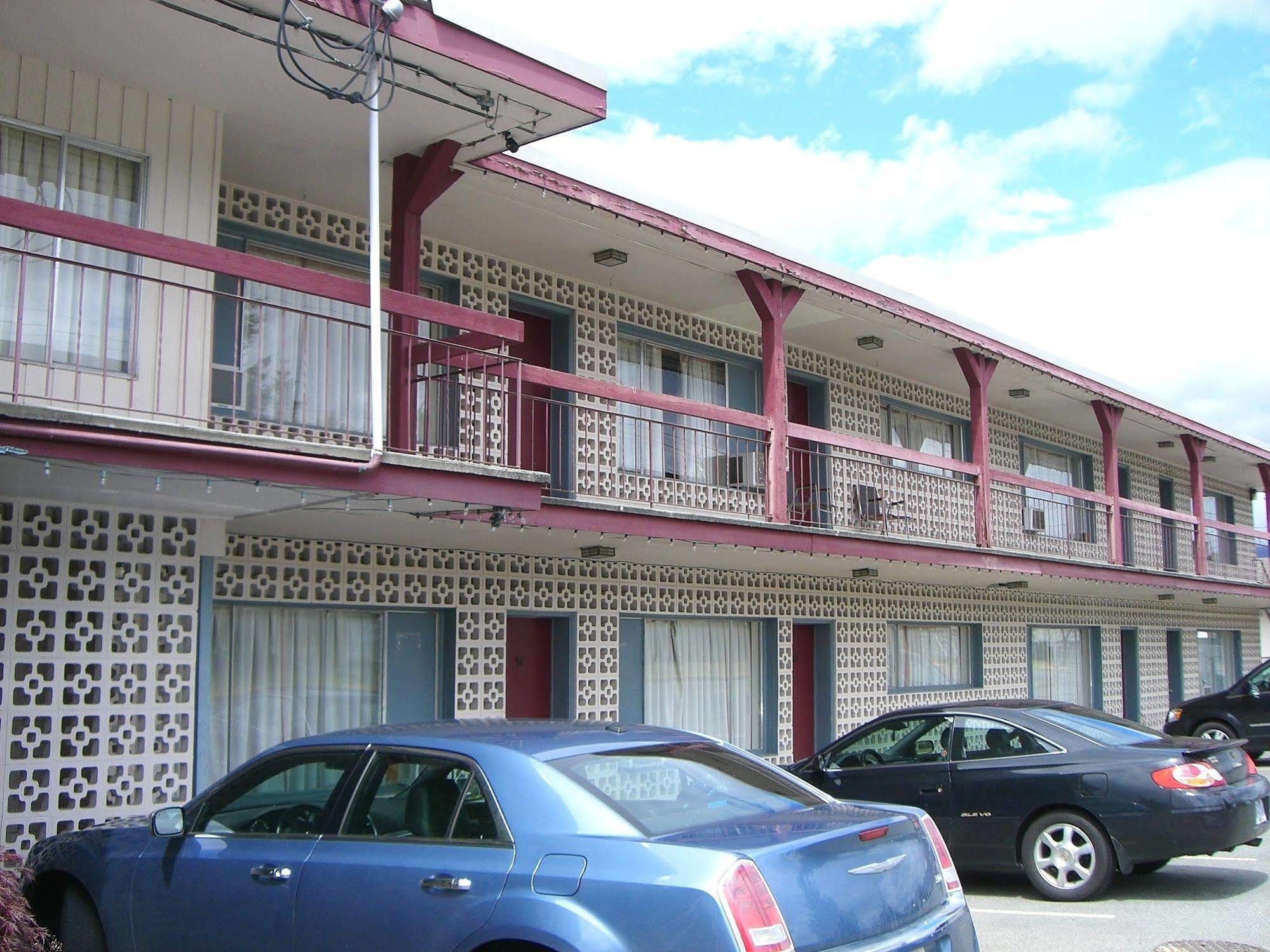 פורט אלברני A-1 Alberni Inn מראה חיצוני תמונה